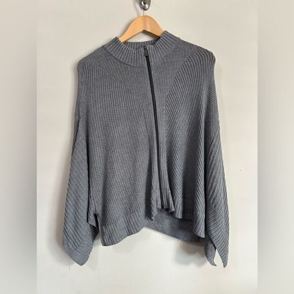 Lululemon Softer Still Wrap in Heathered in Asphalt Grey - Picture 6 of 12